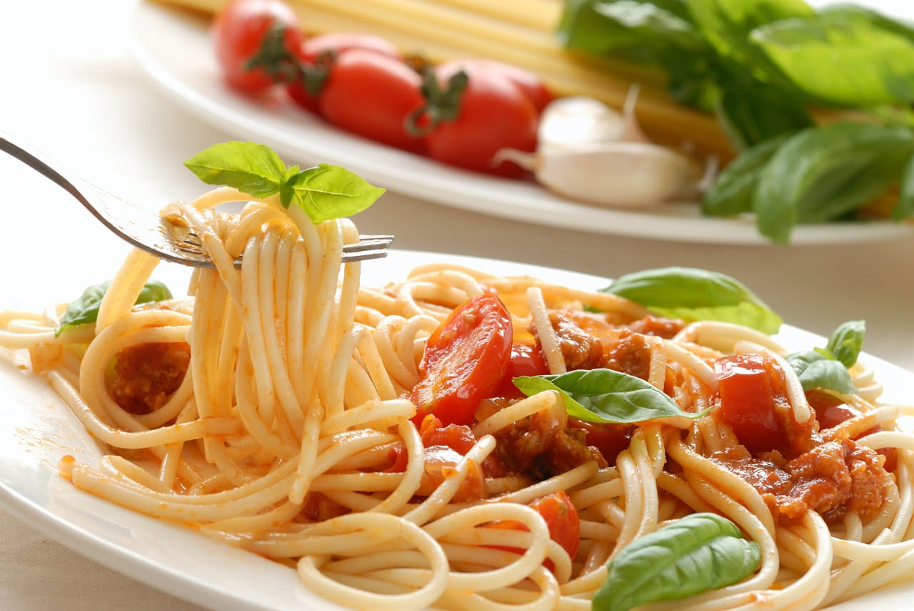 Pasta al pomodoro leggera: il trucco per dimezzare le calorie senza perdere sapore