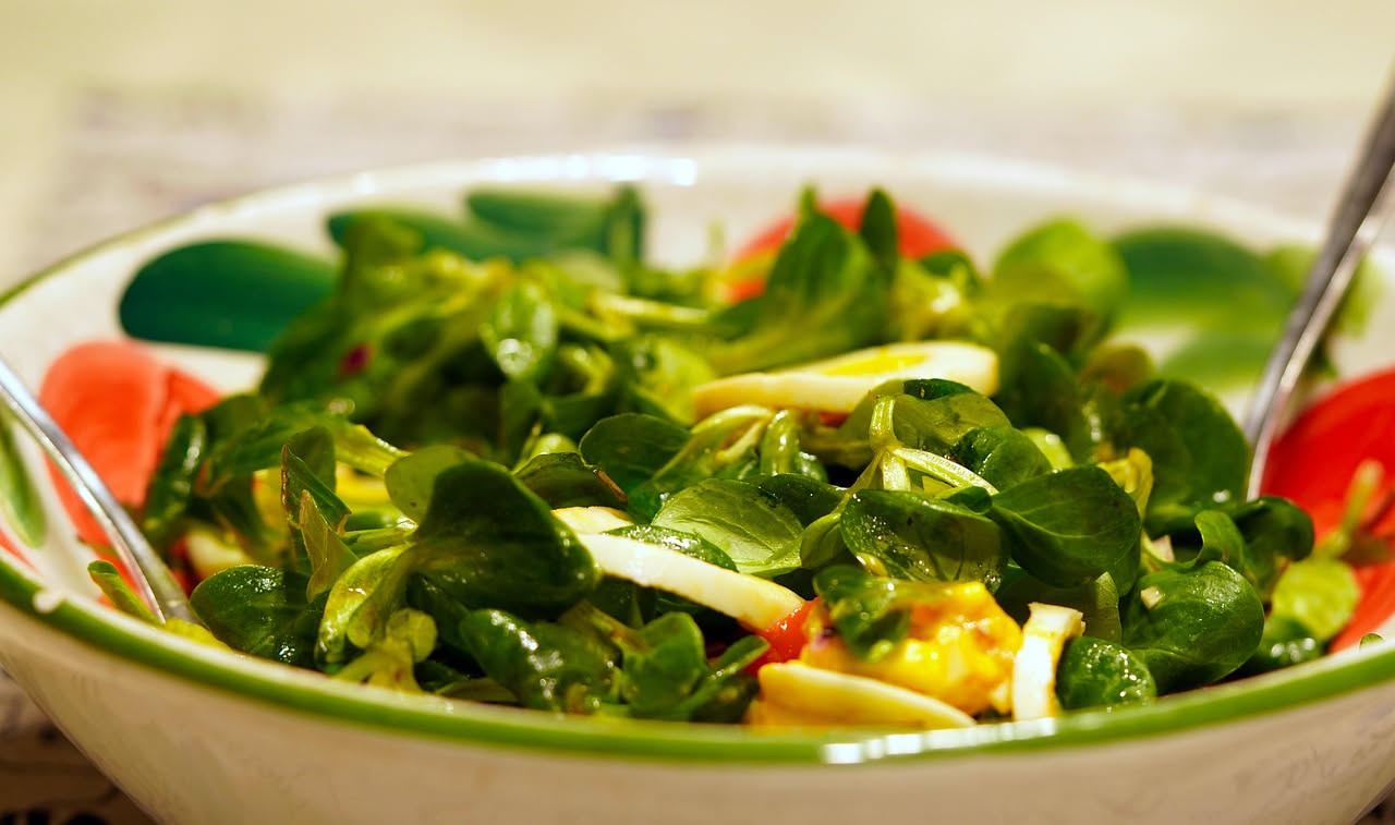 Insalate estive complete: come farle bilanciate e sazianti