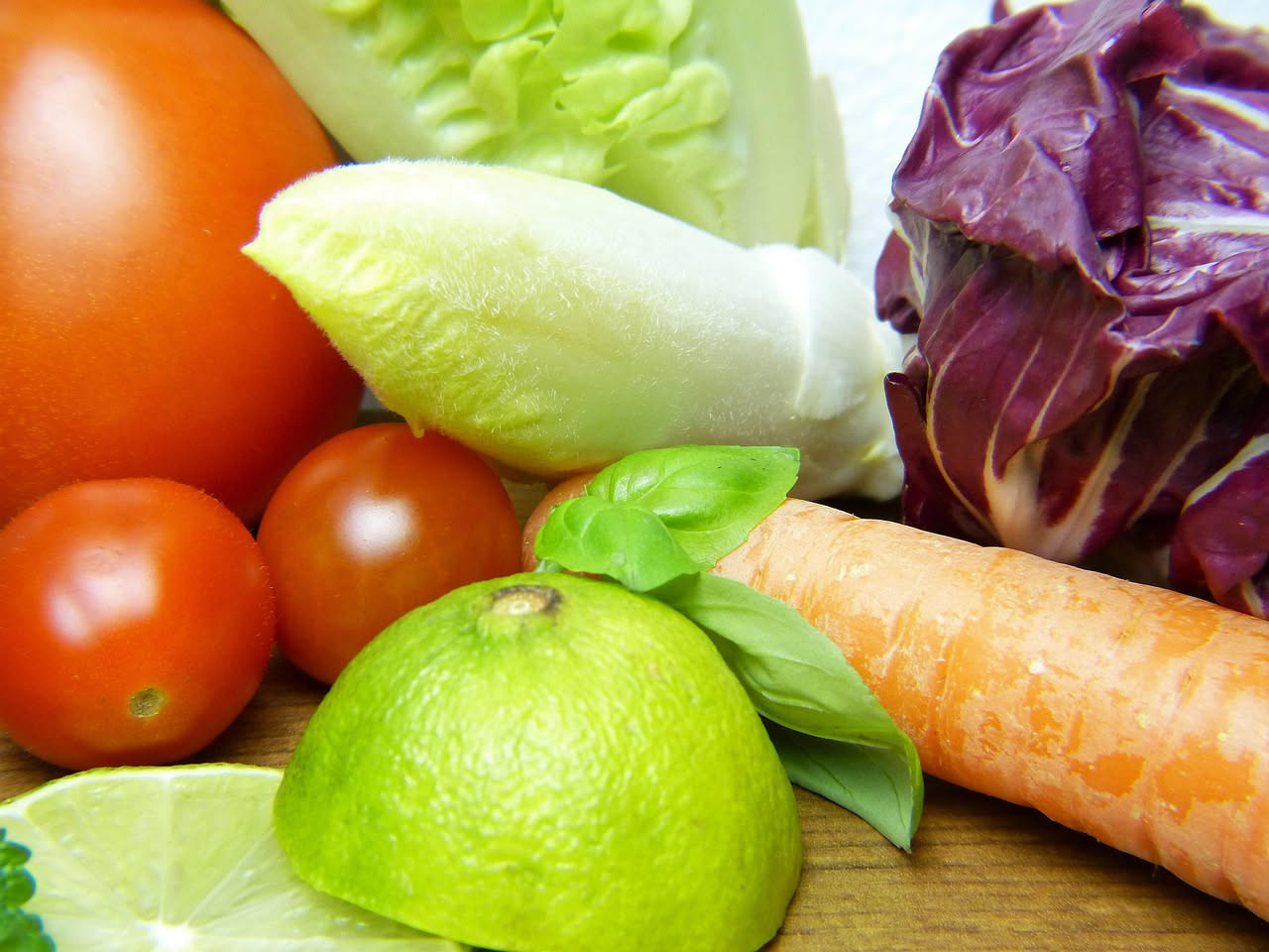 Vitamina K nei vegetali: come interagisce con i farmaci anticoagulanti