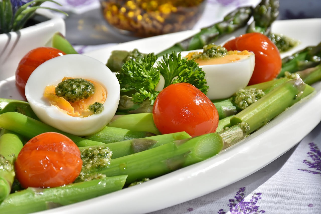Pressione alta in primavera: quali cibi funzionano davvero