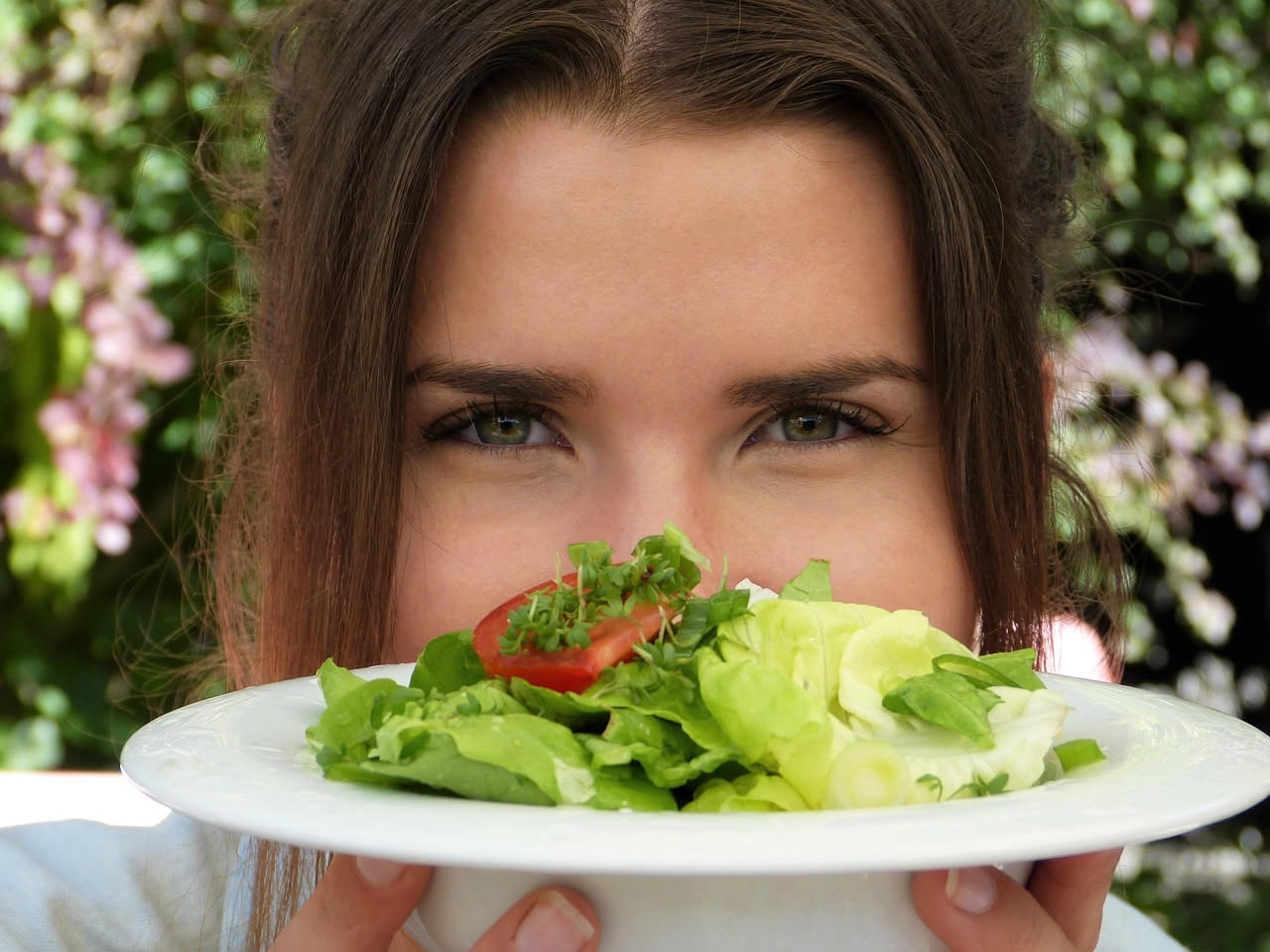 Pelle sensibile in primavera: quali alimenti calmare il viso
