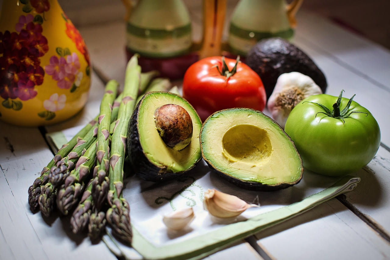 Colesterolo alto in primavera: quali alimenti scelgono i cardiologi