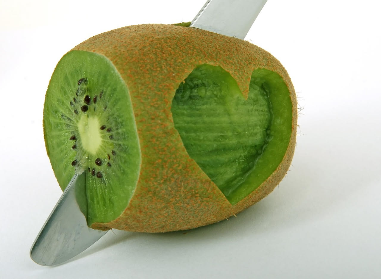 Kiwi: proprietà, benefici e quanto consumarne al giorno