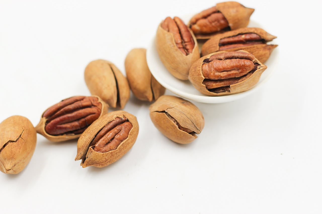 Noci pecan: proprietà, benefici e come consumarle correttamente