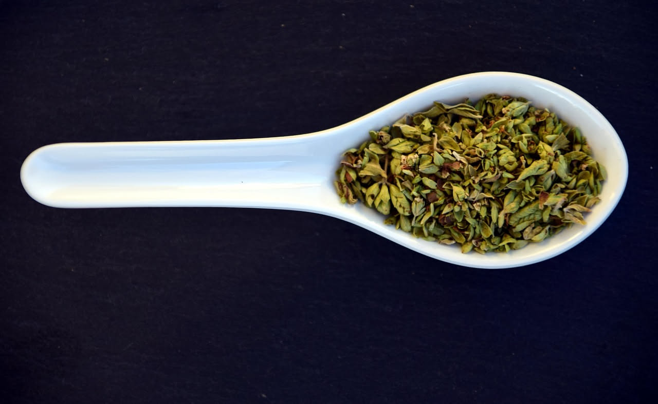 Origano: proprietà e benefici per la salute e la cucina