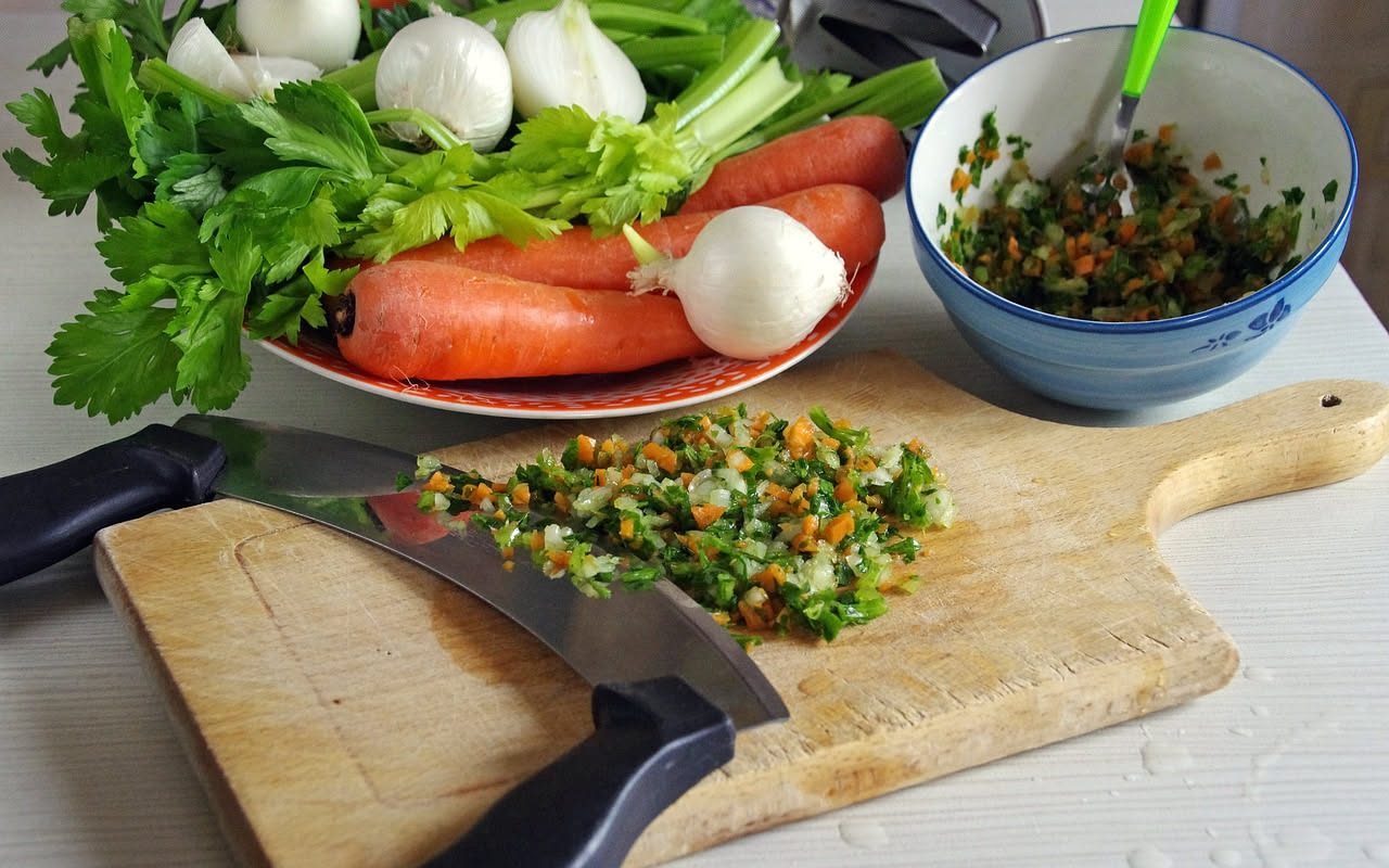 Prezzemolo: proprietà, benefici e come usarlo in cucina