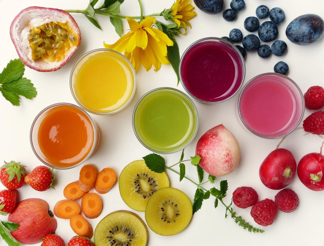 Cosa succede a chi mangia frutta e verdura colorata d'estate: i benefici