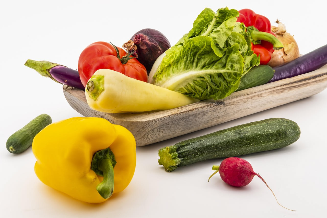 Cosa succede a chi mangia verdure crude a ogni pasto: i benefici
