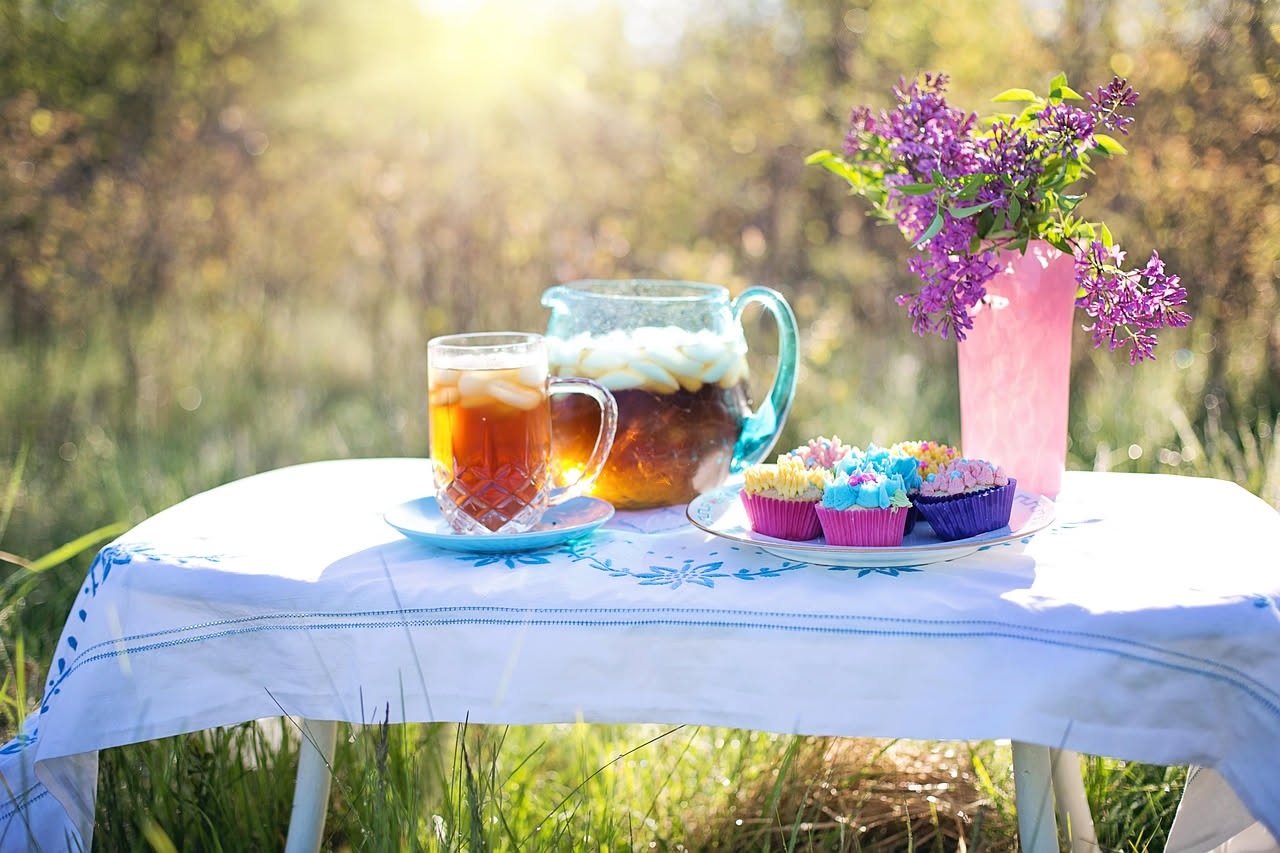Cosa succede a chi beve tisane fredde d'estate: cosa sapere