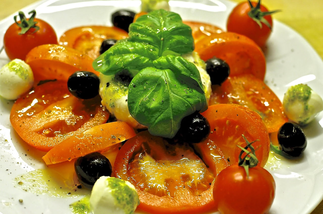 Cosa succede a chi segue la dieta mediterranea d'estate: i benefici