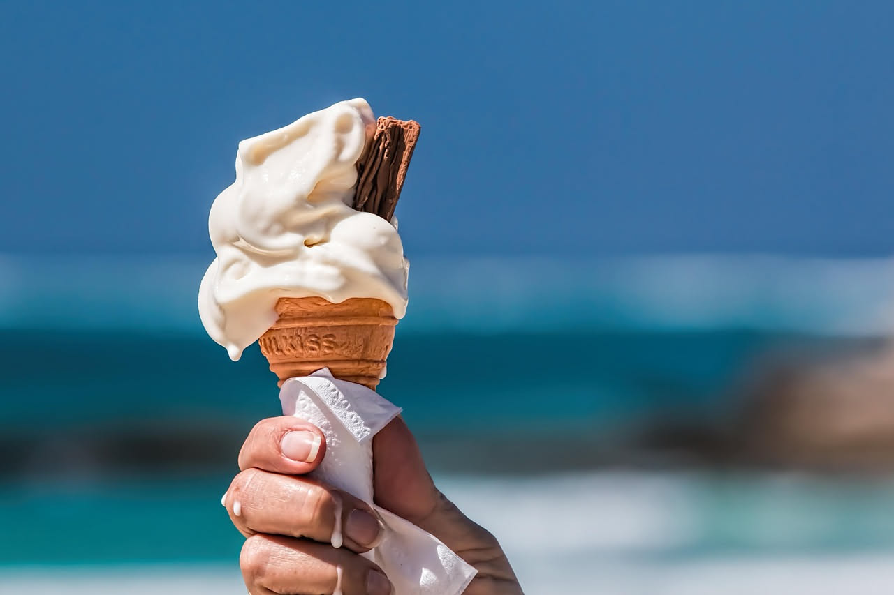 Cosa succede a chi mangia gelato a stomaco vuoto: cosa sapere